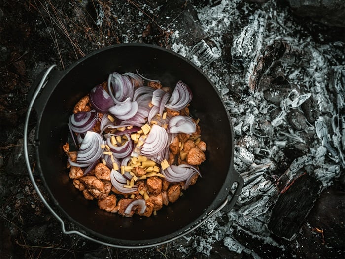 Petromax Dutch Oven FT9  met pootjes 7,5 liter