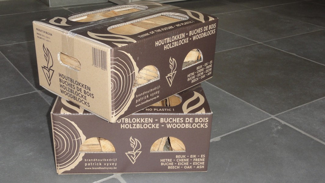 Kartonnen doos met brandhout beuk/eik/es 10 dm3